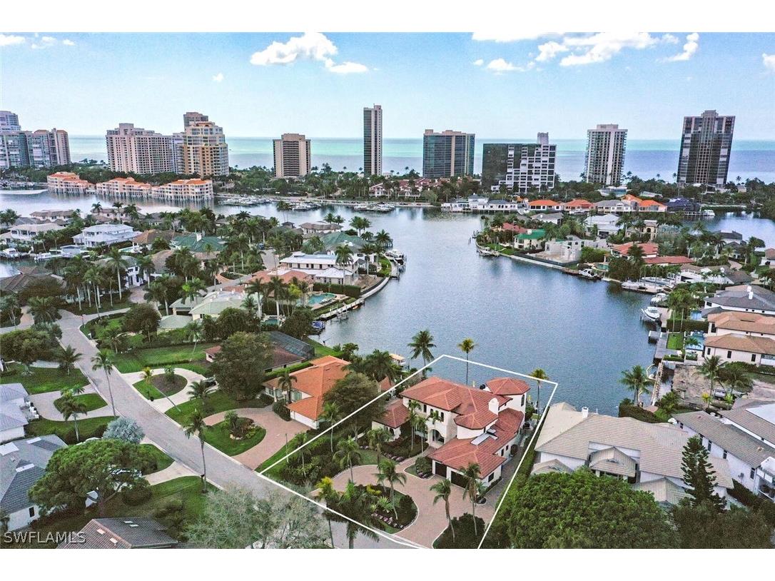 361 Pirates Bight Naples FL 34103 226010046 image1