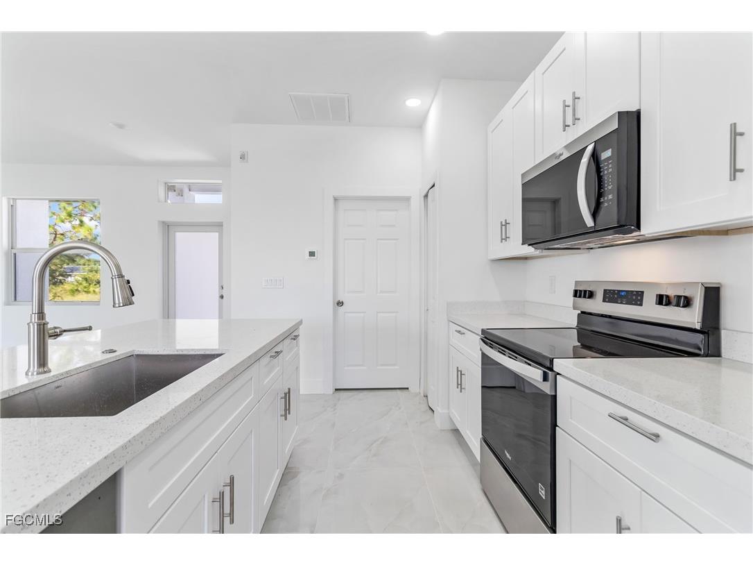 3611 18th Street SW Lehigh Acres FL 33976 2025017218 image5