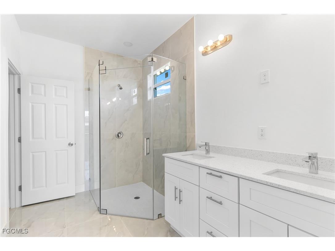 3611 18th Street SW Lehigh Acres FL 33976 2025017218 image9