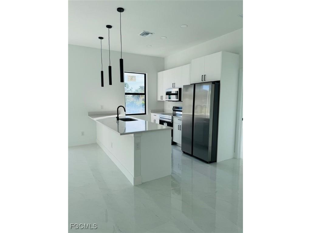 3613 18th Street W Lehigh Acres FL 33971 2025012525 image8