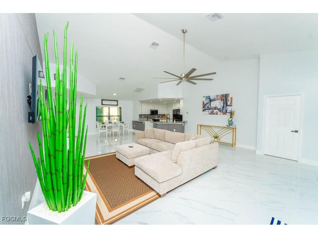 3613 39th Street SW Lehigh Acres FL 33976 2025023101 image2