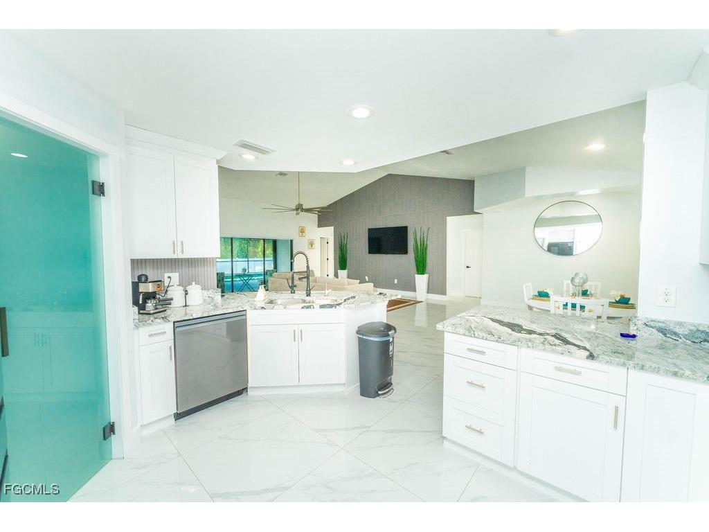 3613 39th Street SW Lehigh Acres FL 33976 2025023101 image5