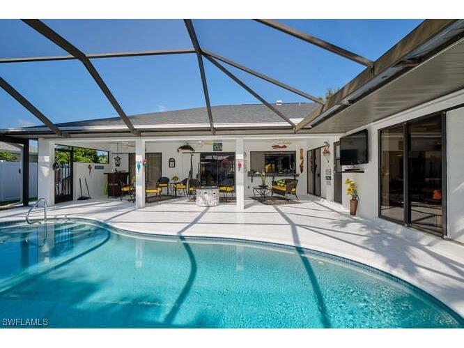 3613 SE 2nd Place Cape Coral FL 33904 223069693 image1