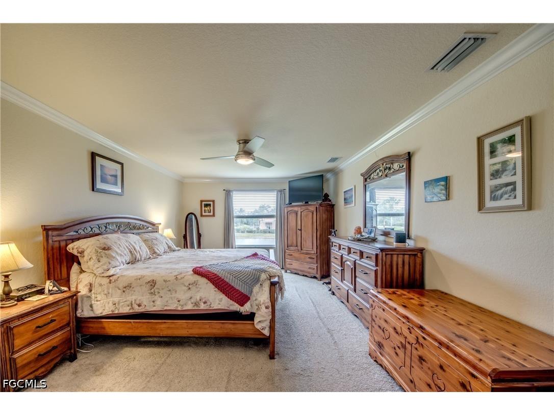 3613 Valle Santa Circle Cape Coral FL 33909 2026020191 image17