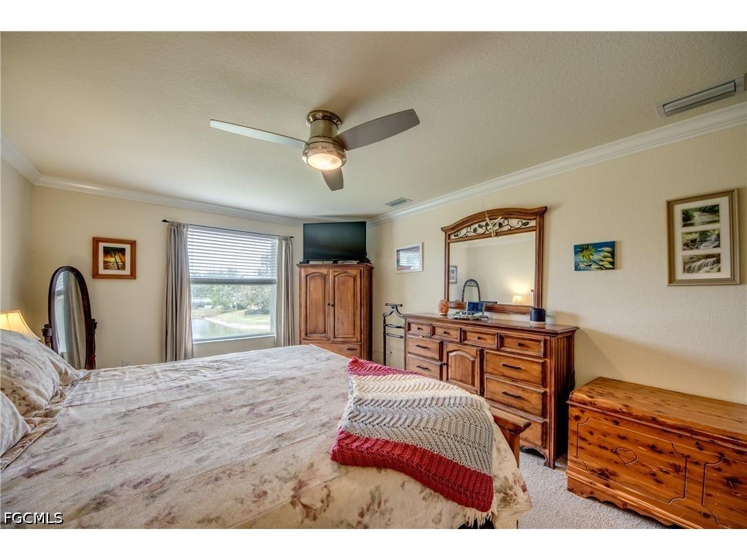 3613 Valle Santa Circle Cape Coral FL 33909 2026020191 image18