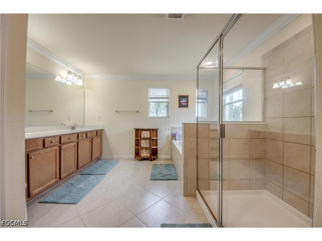 3613 Valle Santa Circle Cape Coral FL 33909 2026020191 image20