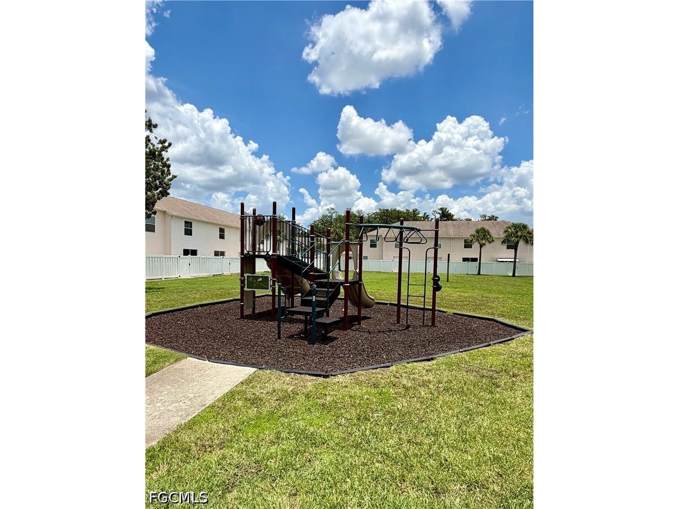 3618 Pine Oak Circle #105 Fort Myers FL 33916 2026027853 image6