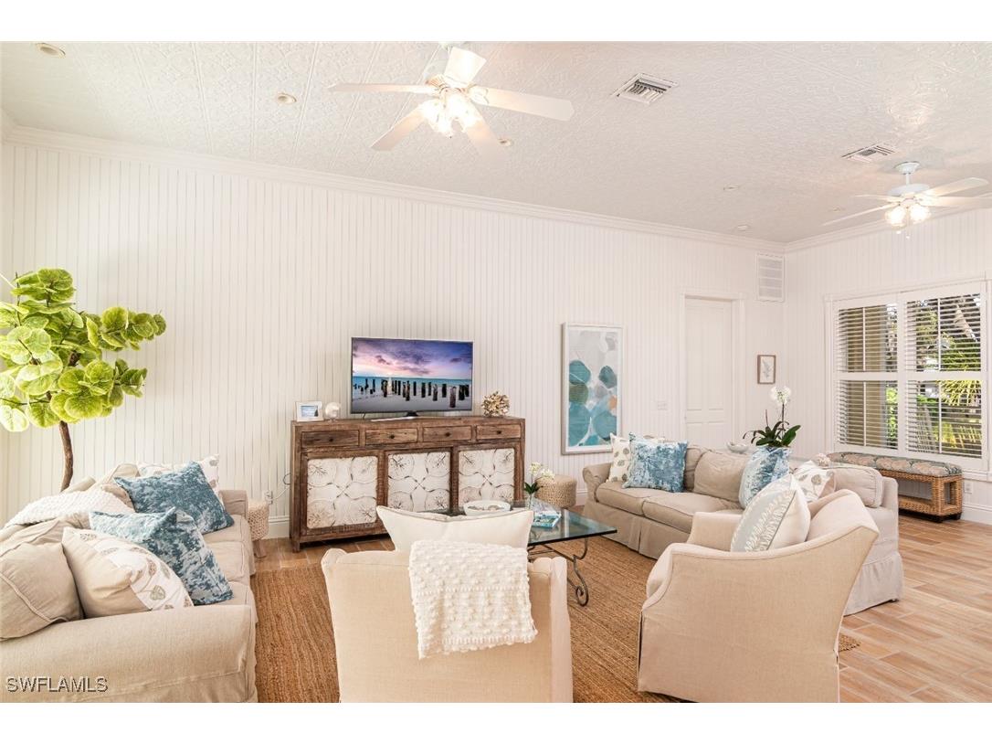 362 2nd Avenue N Naples FL 34102 225055397 image11