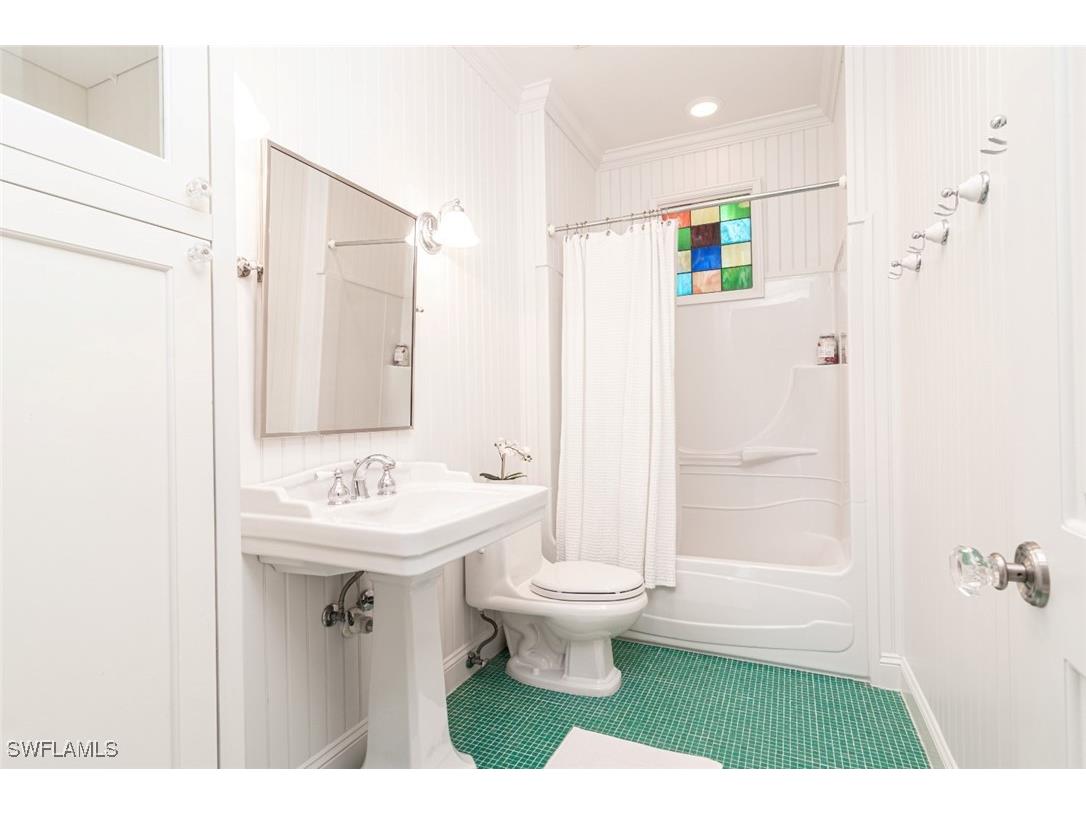 362 2nd Avenue N Naples FL 34102 225055397 image30