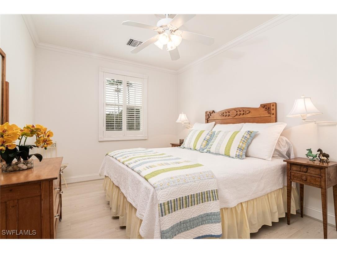 362 2nd Avenue N Naples FL 34102 225055397 image32