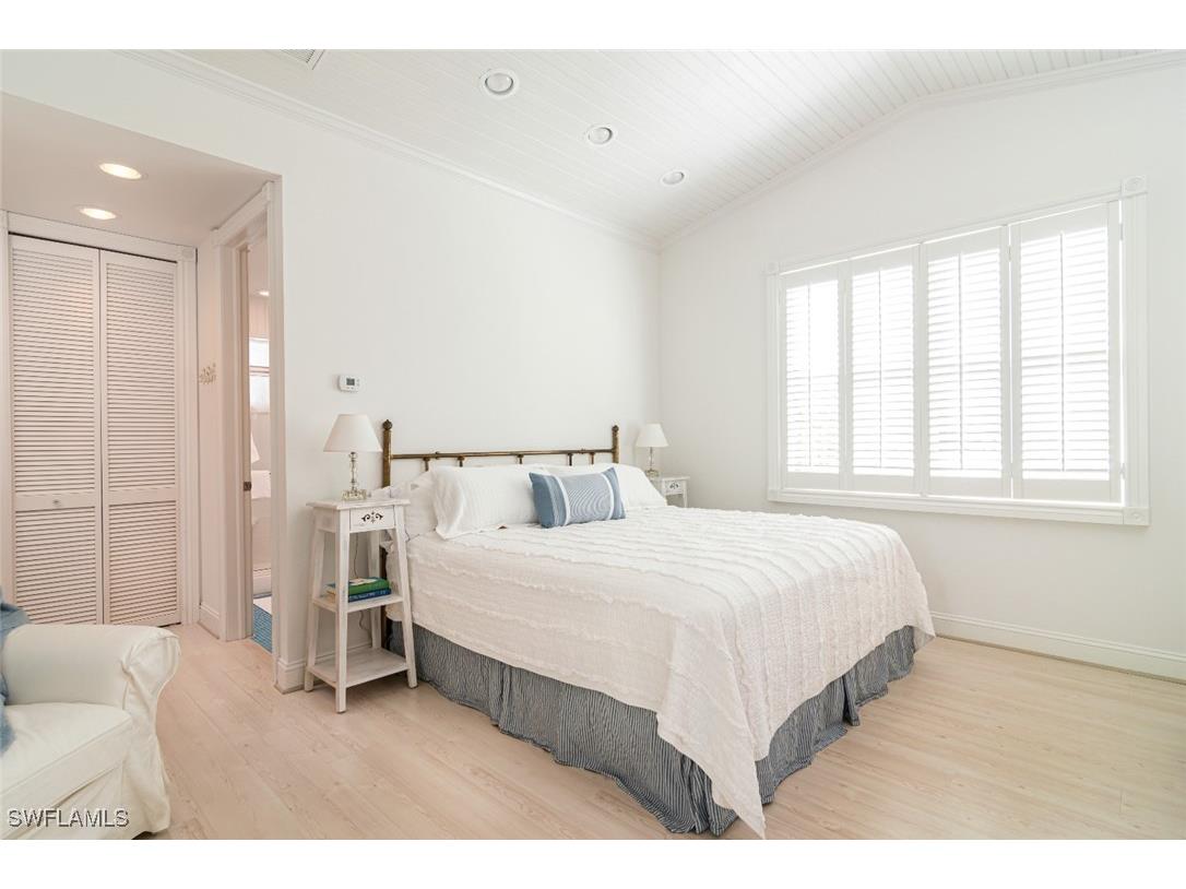 362 2nd Avenue N Naples FL 34102 225055397 image35