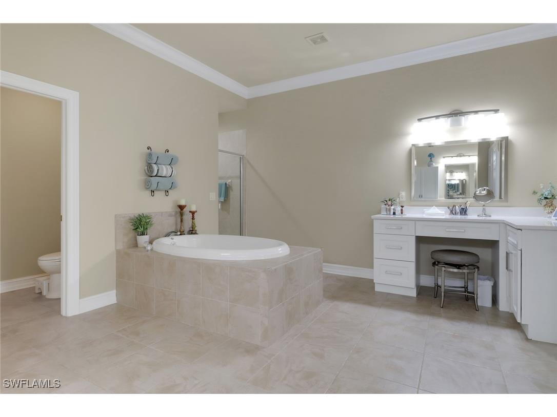 3620 Lansing Loop #202 Estero FL 33928 225069697 image18