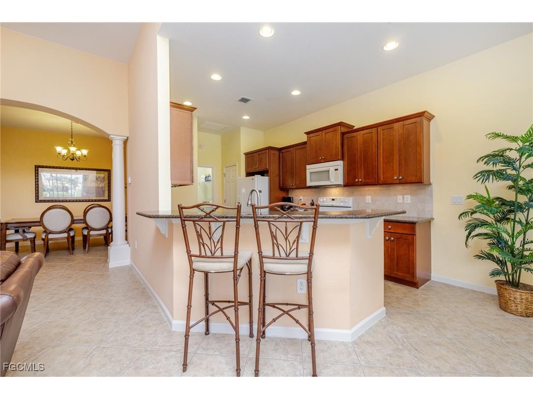 3621 Lakeview Isle Court Fort Myers FL 33905 2025017821 image10
