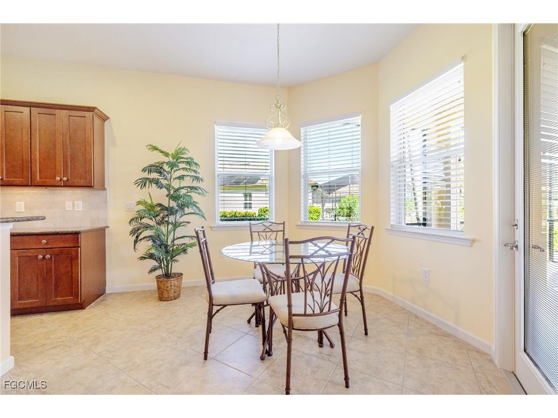 3621 Lakeview Isle Court Fort Myers FL 33905 2025017821 image7