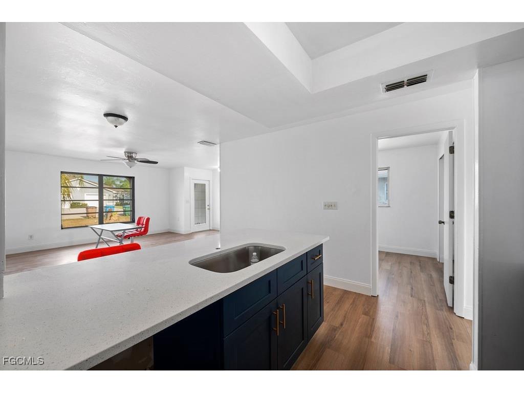 3623/3625 SE 9th Place Cape Coral FL 33904 2025008697 image8