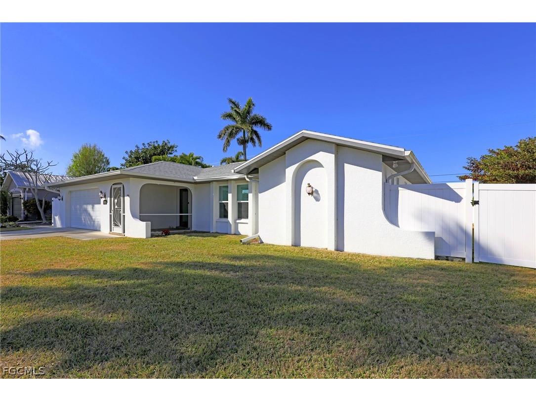 3626 SE 2nd Avenue Cape Coral FL 33904 2026007726 image1