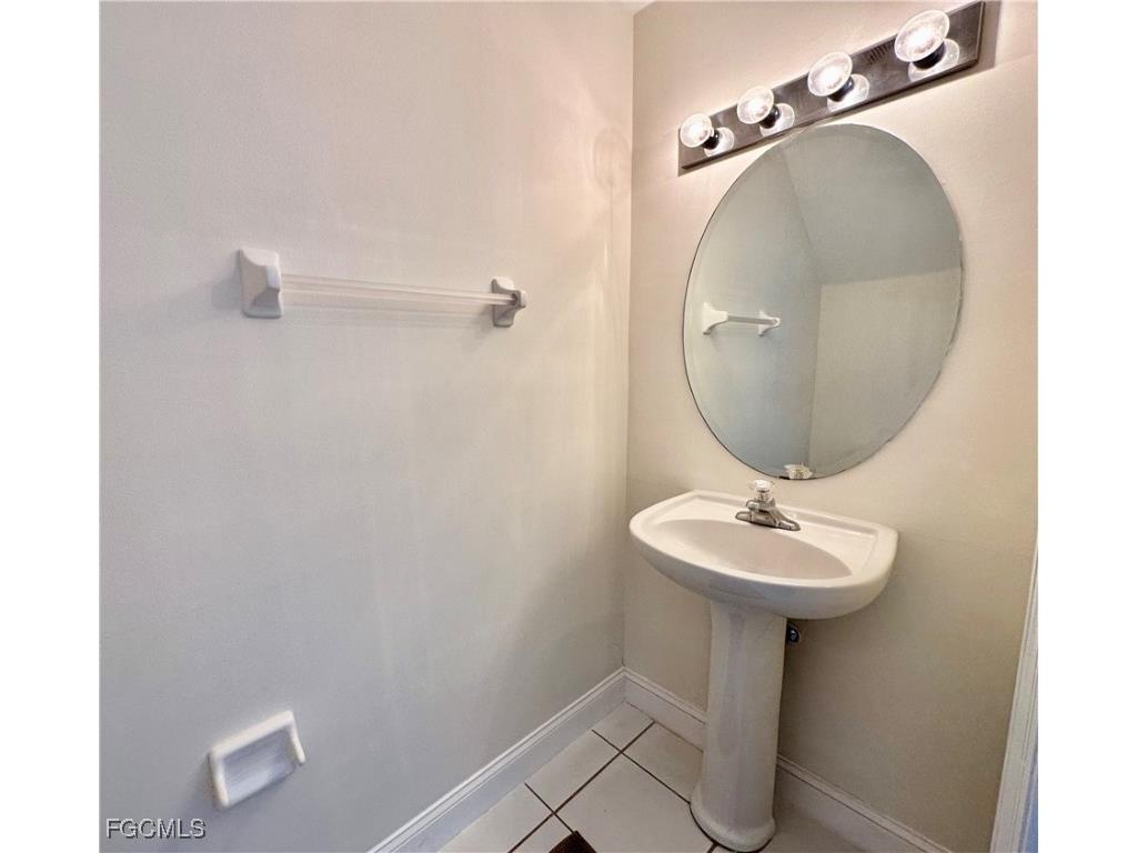 3627 Pine Oak Circle #102 Fort Myers FL 33916 2025009153 image34