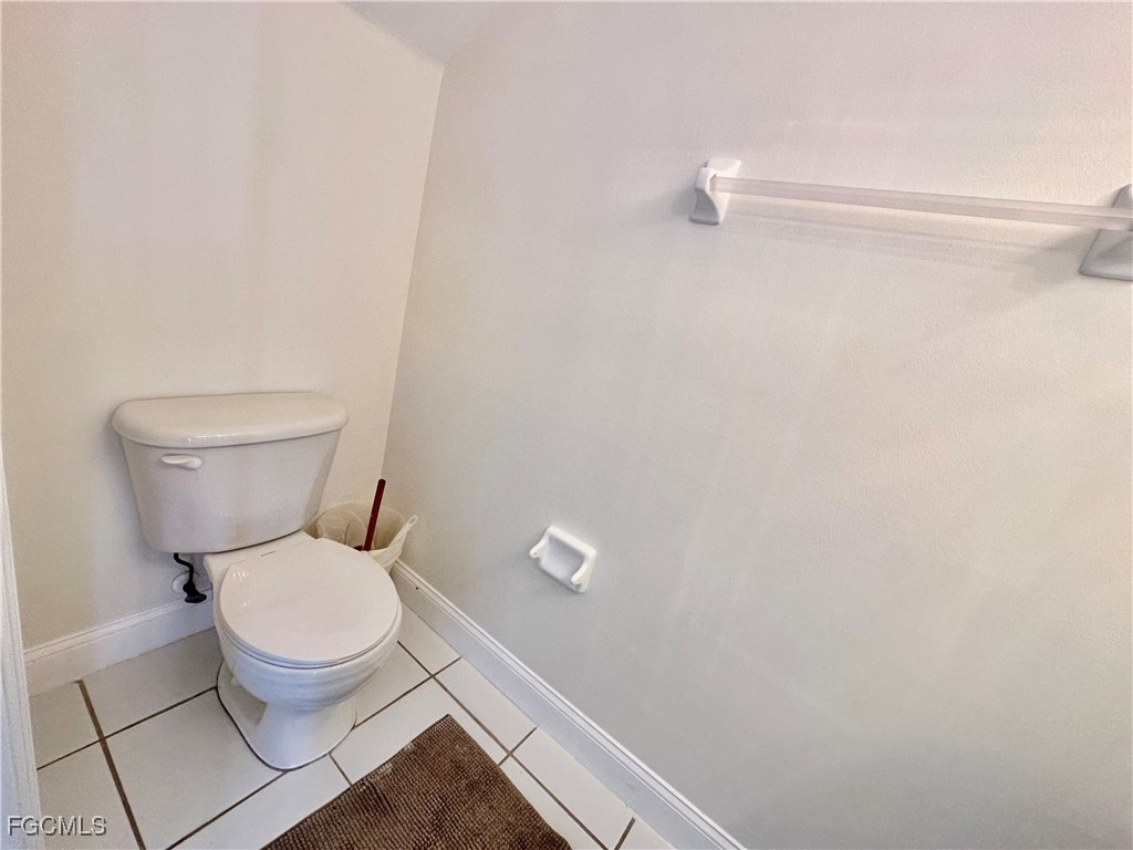 3627 Pine Oak Circle #102 Fort Myers FL 33916 2025009153 image35