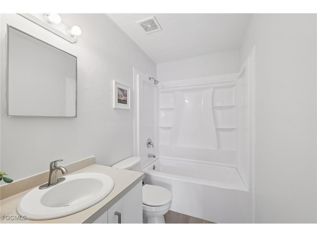 3628 Suntrust Drive Fort Myers FL 33916 2026001732 image14
