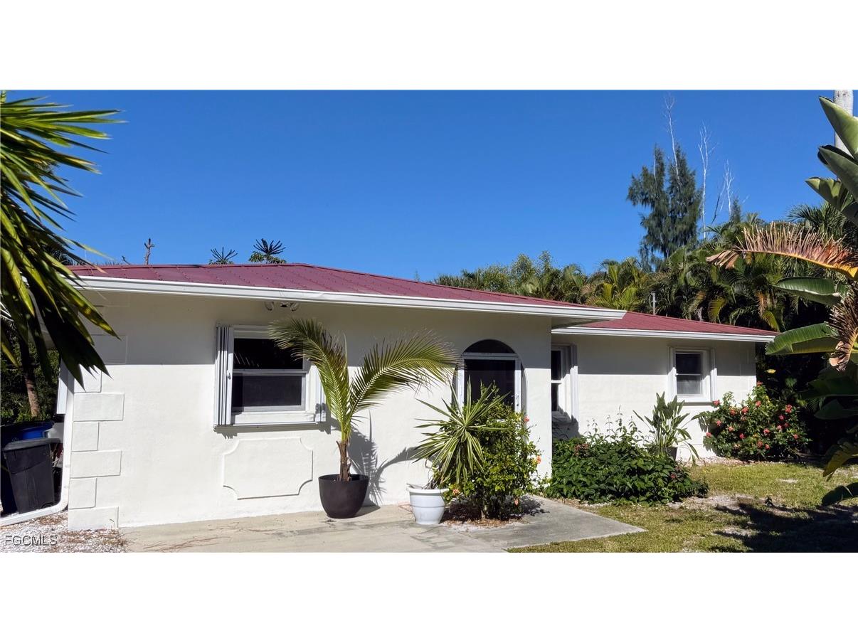 3628 Tropical Point Drive Saint James City FL 33956 2025020053 image1