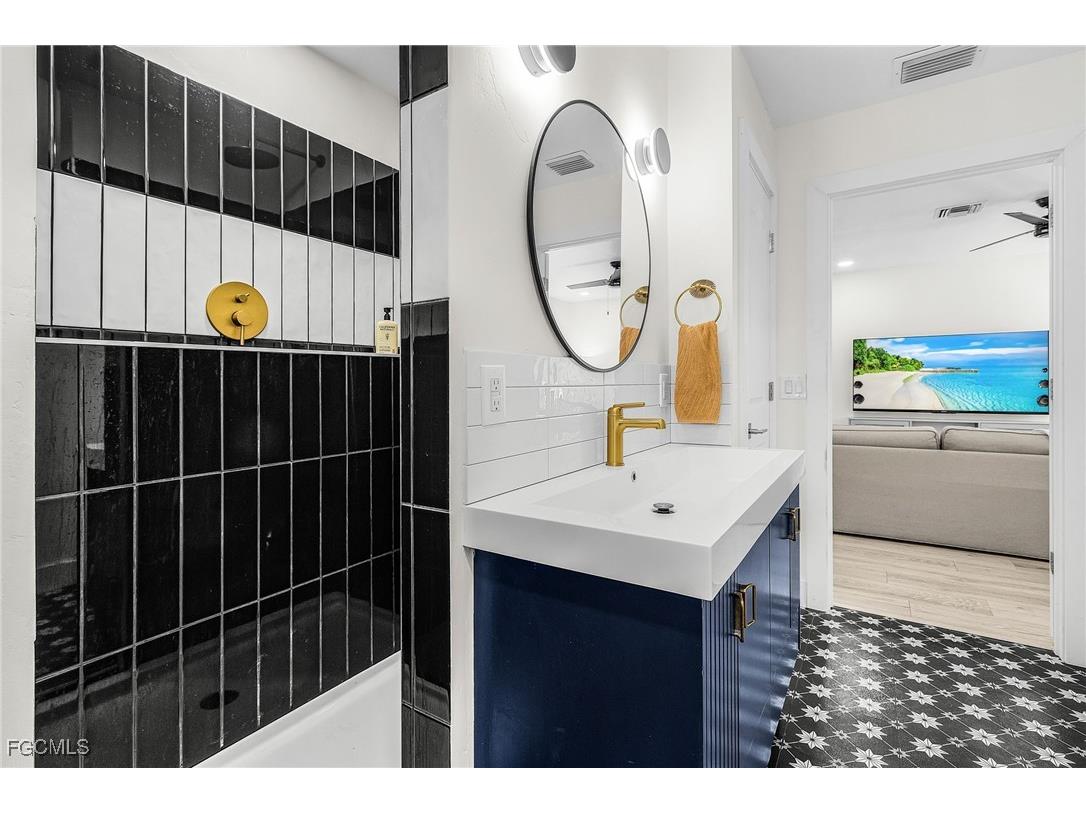 3628 Tropical Point Drive Saint James City FL 33956 2025020053 image12