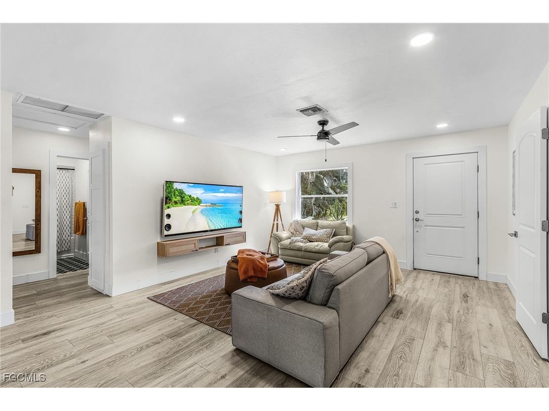 3628 Tropical Point Drive Saint James City FL 33956 2025020053 image6