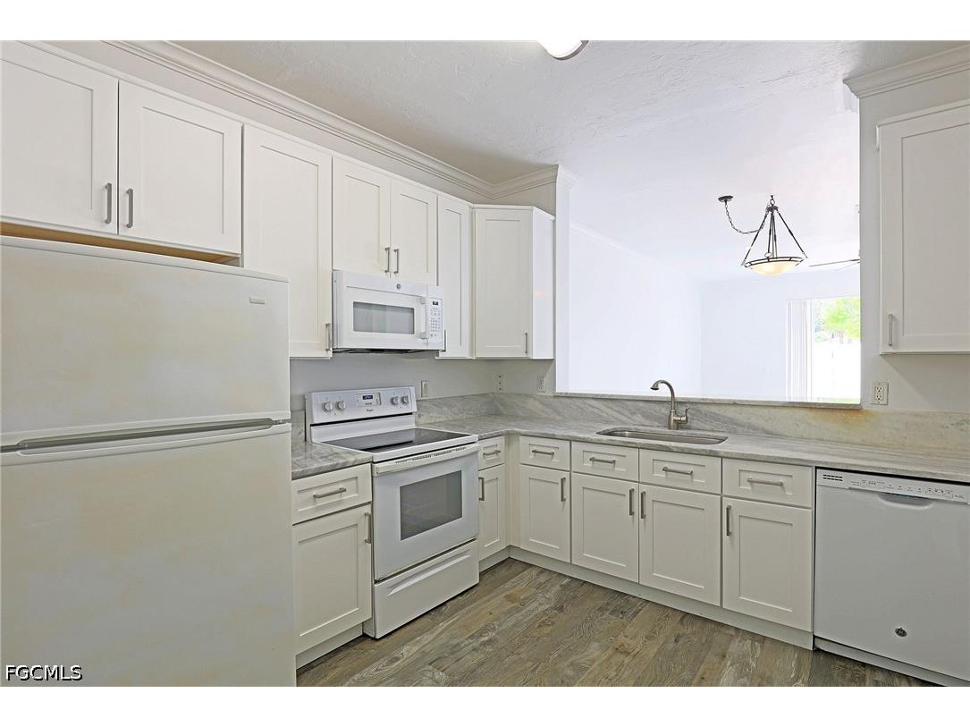 3629 Pine Oak Circle #102 Fort Myers FL 33916 2026018777 image5