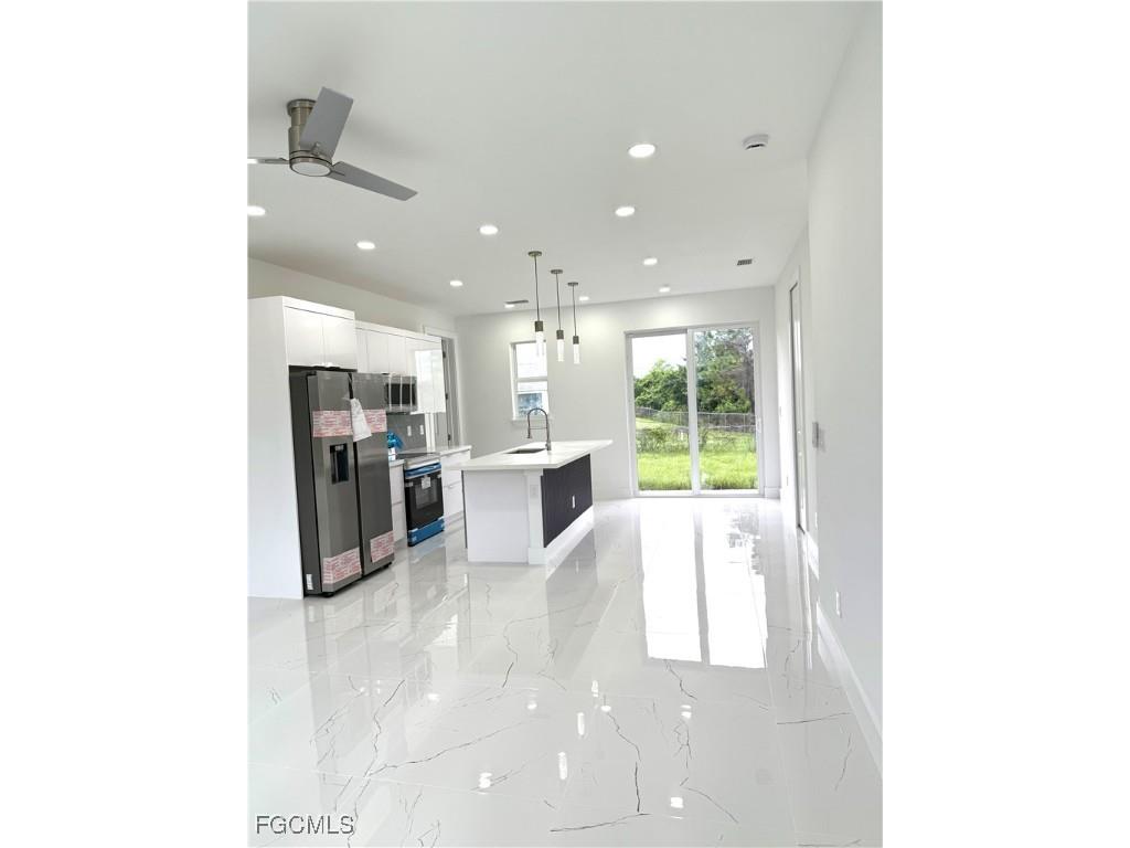 363 Hermosa Avenue Lehigh Acres FL 33974 2025009619 image5