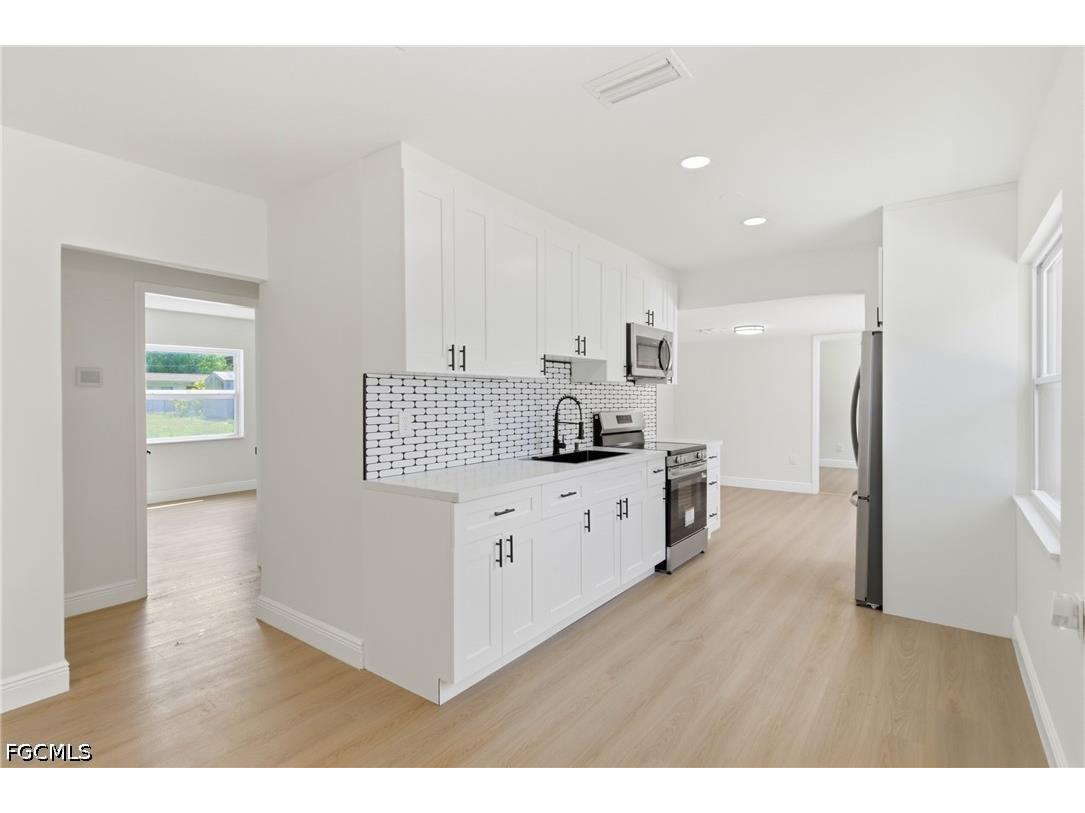 363 New York Drive Fort Myers FL 33905 2026016519 image10