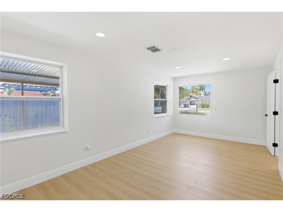 363 New York Drive Fort Myers FL 33905 2026016519 image16