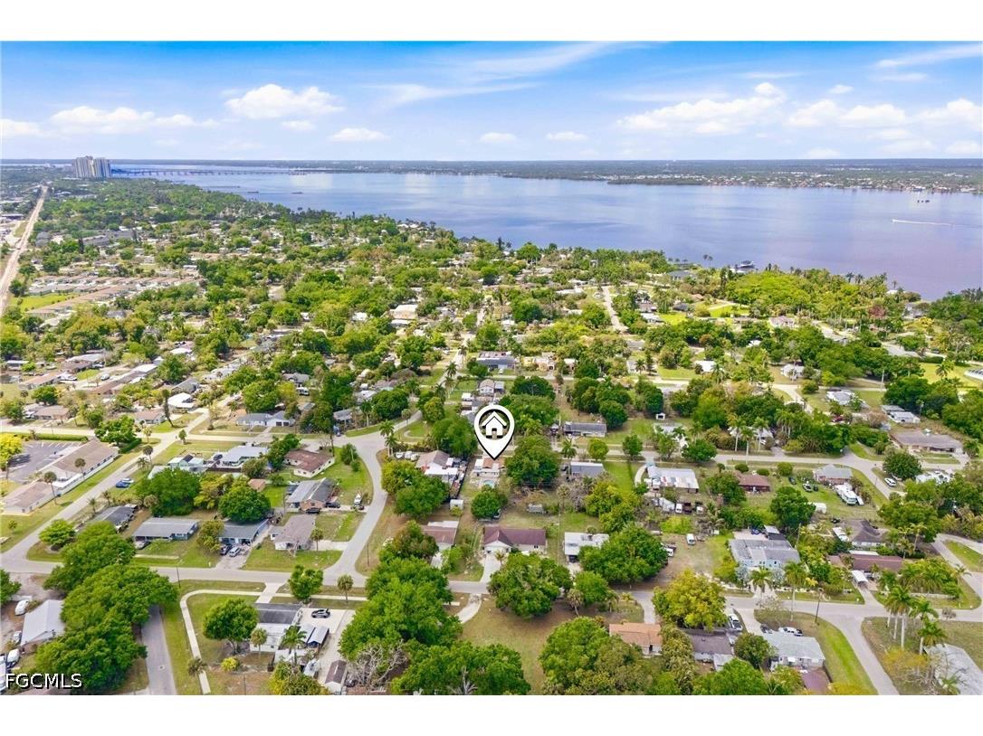 363 New York Drive Fort Myers FL 33905 2026016519 image2