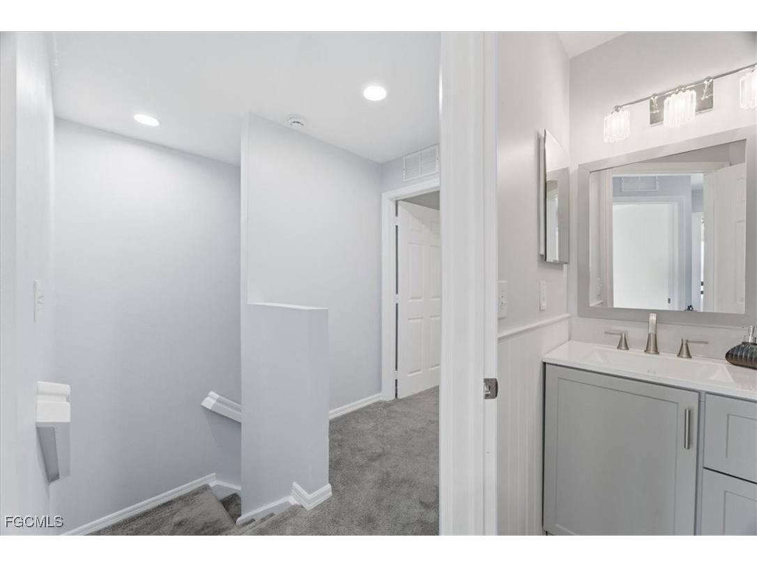 3630 Pine Oak Circle #105 Fort Myers FL 33916 2025019969 image22