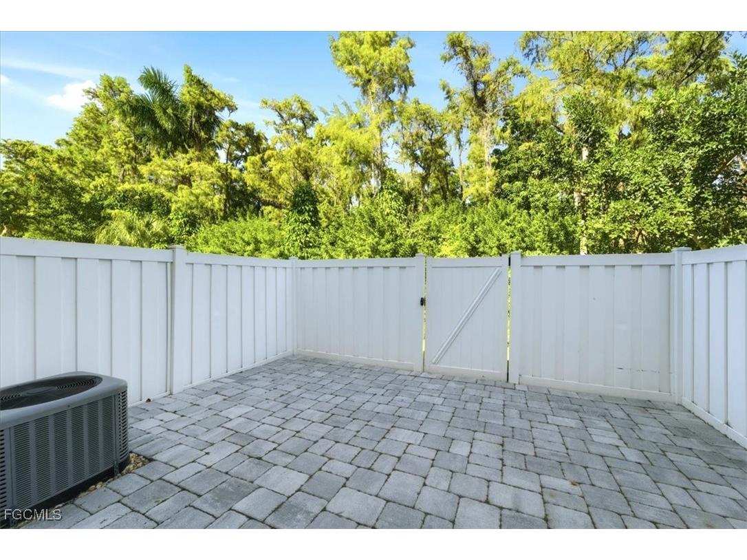 3630 Pine Oak Circle #105 Fort Myers FL 33916 2025019969 image27