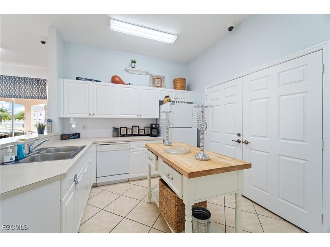 3630 Pine Oak Circle #105 Fort Myers FL 33916 2025019969 image38