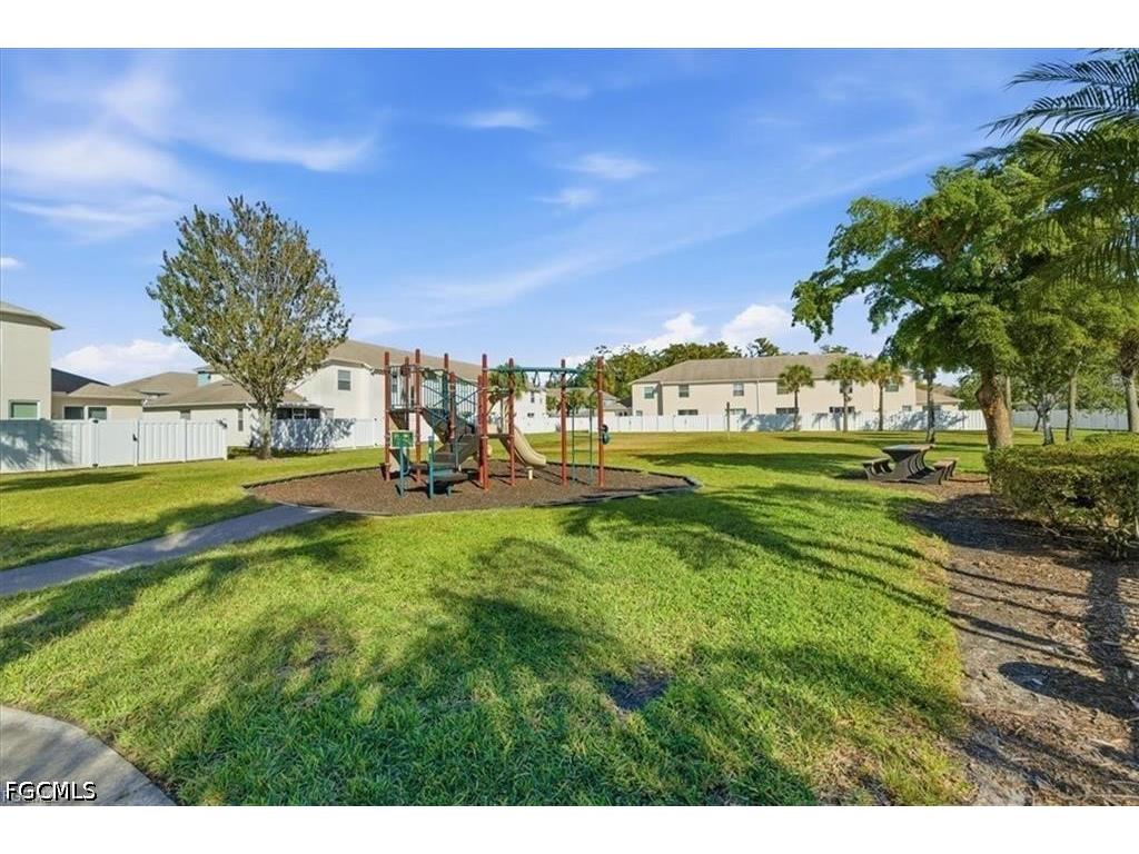 3630 Pine Oak Circle #105 Fort Myers FL 33916 2026018599 image37