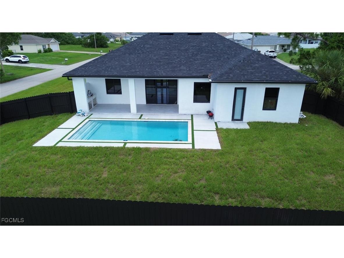 3631 NE 11th Place Cape Coral FL 33909 2025007069 image1