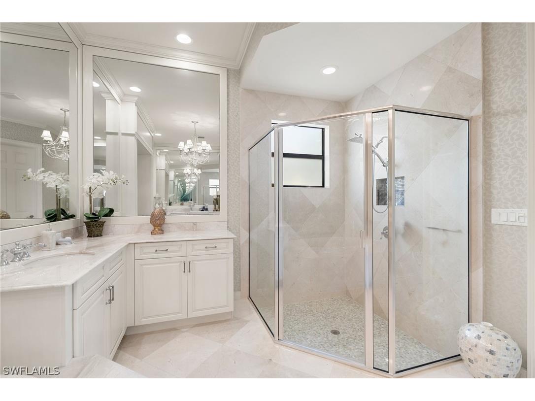 3633 Santaren Court Naples FL 34119 226010942 image11