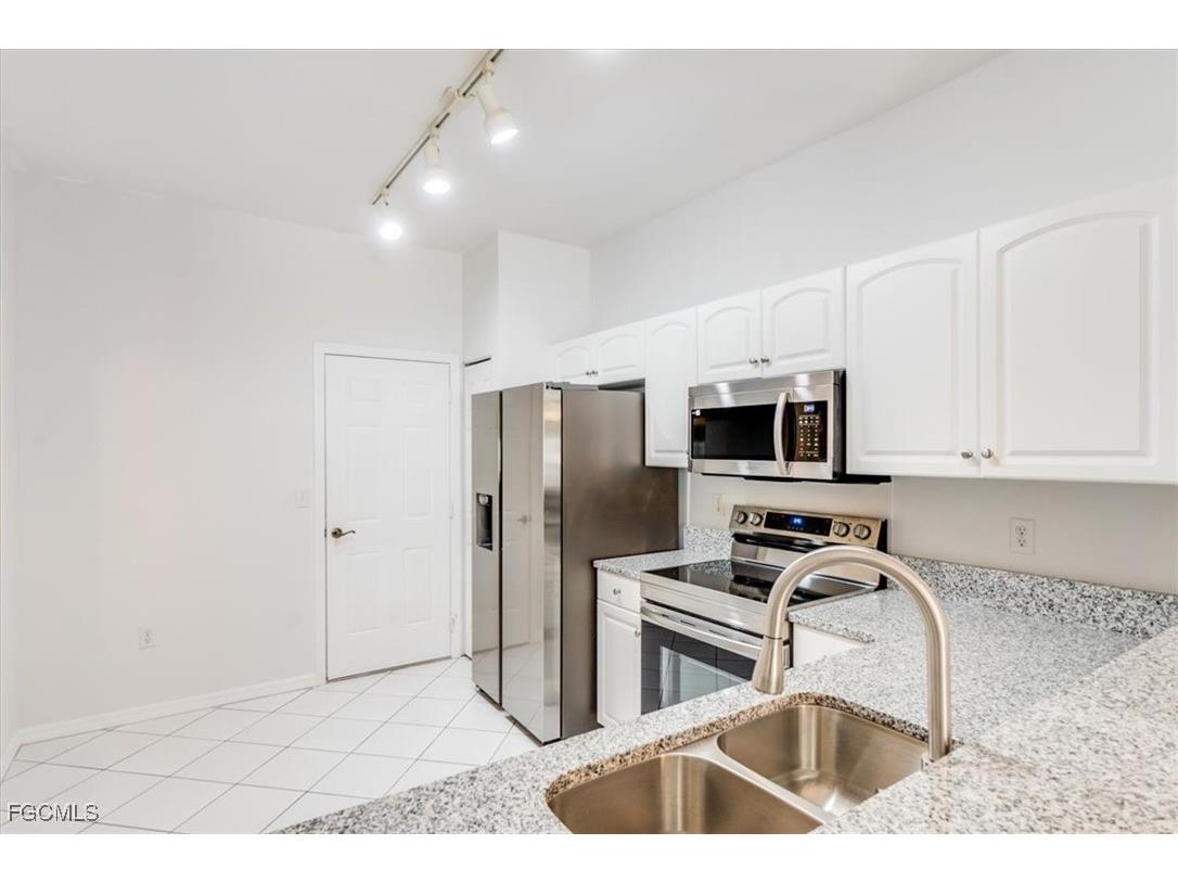 3635 Pine Oak Circle #102 Fort Myers FL 33916 2025014717 image6