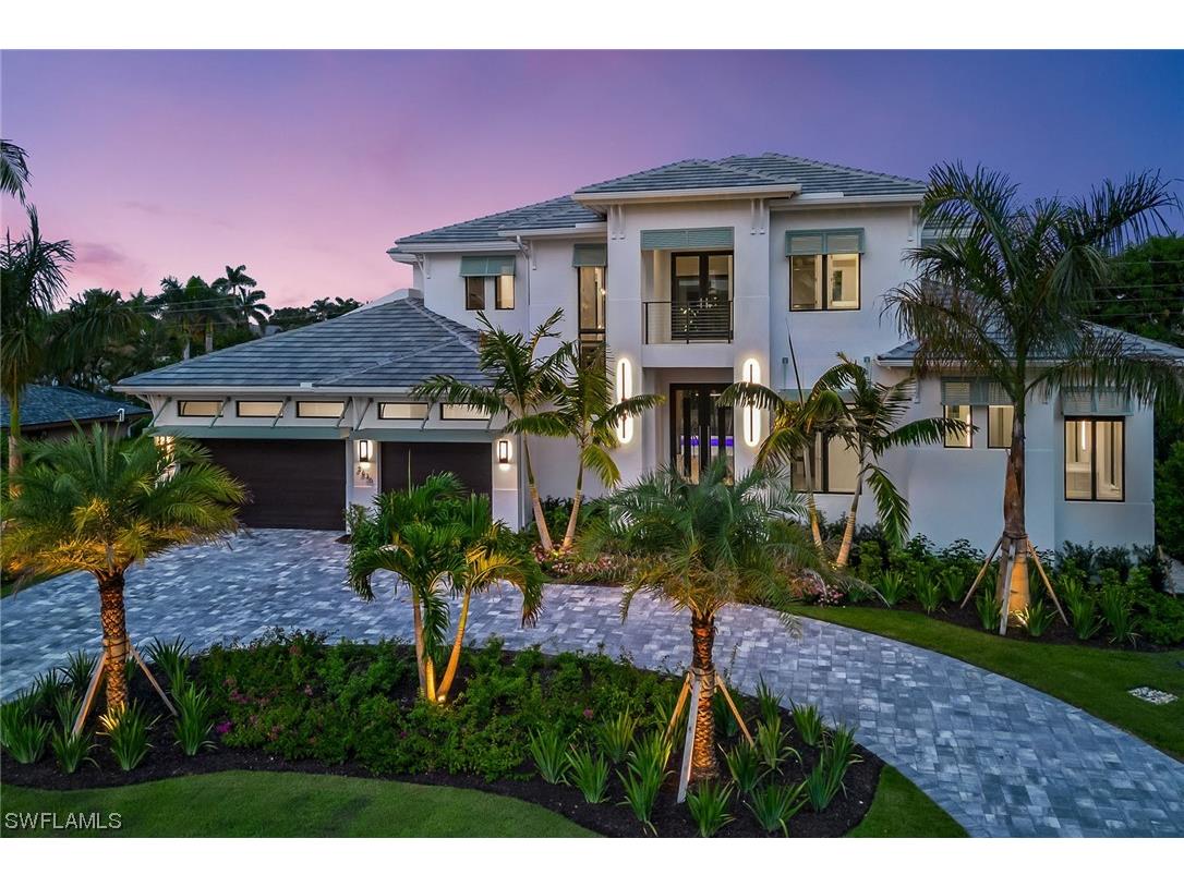 3636 Crayton Road Naples FL 34103 223070285 image1