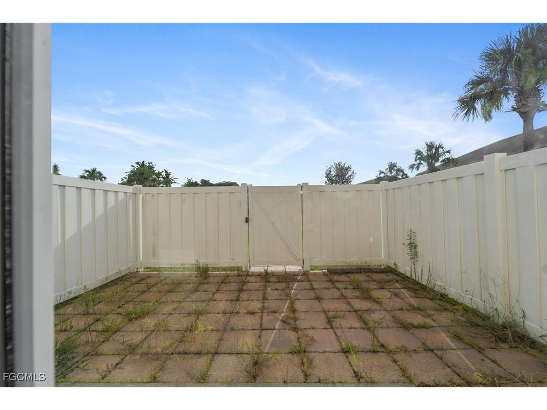 3637 Pine Oak Circle #105 Fort Myers FL 33916 2025001556 image20