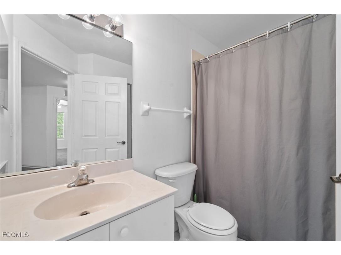 3637 Pine Oak Circle #105 Fort Myers FL 33916 2025001556 image35