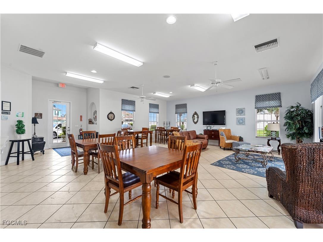 3637 Pine Oak Circle #105 Fort Myers FL 33916 2025001556 image42