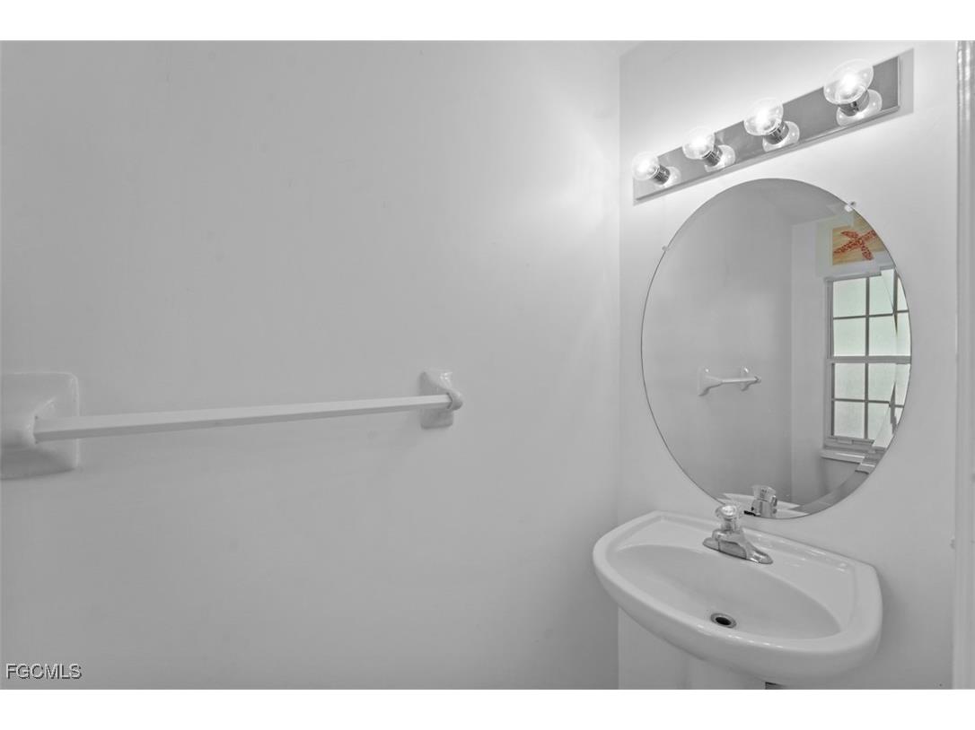 3637 Pine Oak Circle #105 Fort Myers FL 33916 2025001556 image7