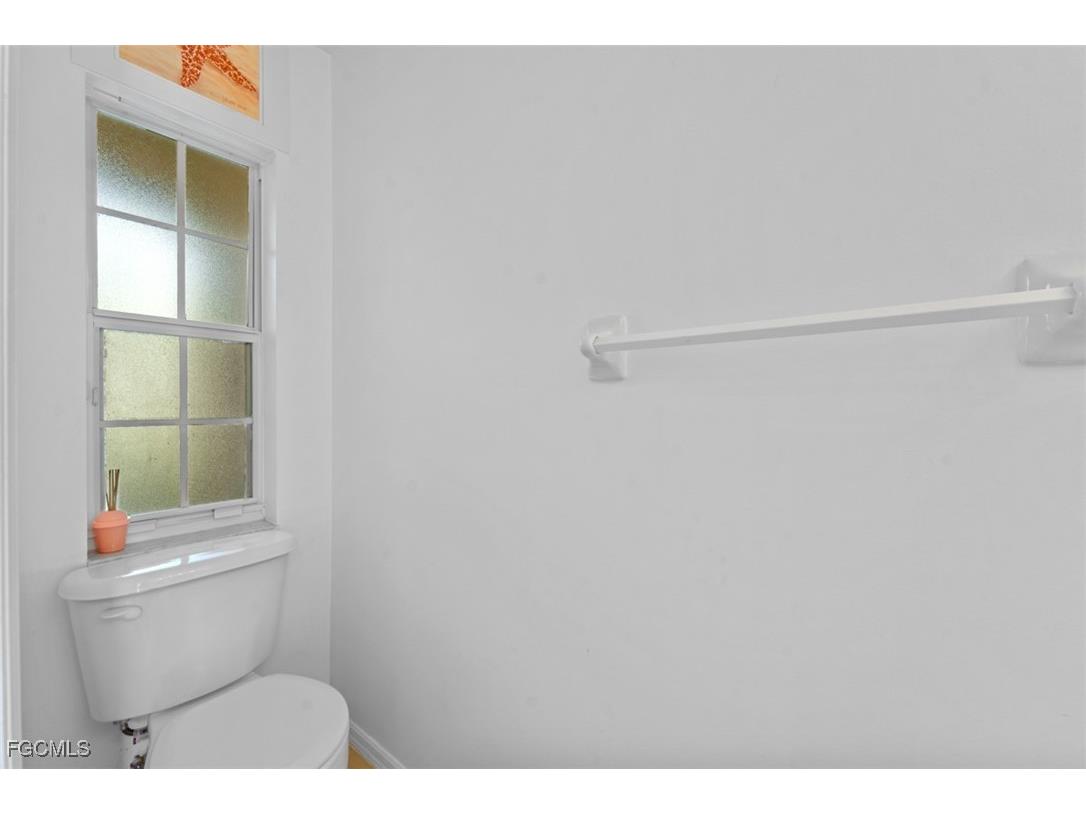 3637 Pine Oak Circle #105 Fort Myers FL 33916 2025001556 image8