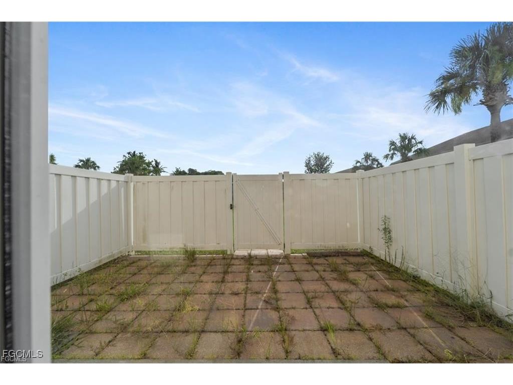 3637 Pine Oak Circle #105 Fort Myers FL 33916 2026000130 image20