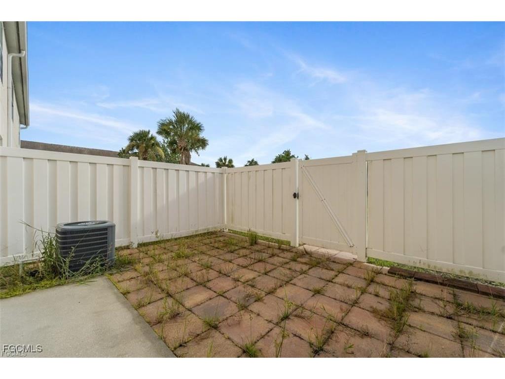 3637 Pine Oak Circle #105 Fort Myers FL 33916 2026000130 image21