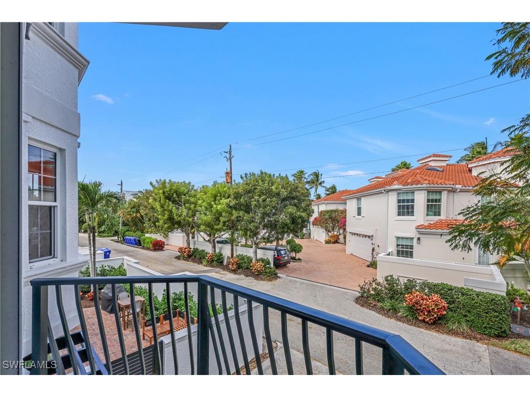 364 5th Street S #102 Naples FL 34102 225084877 image13