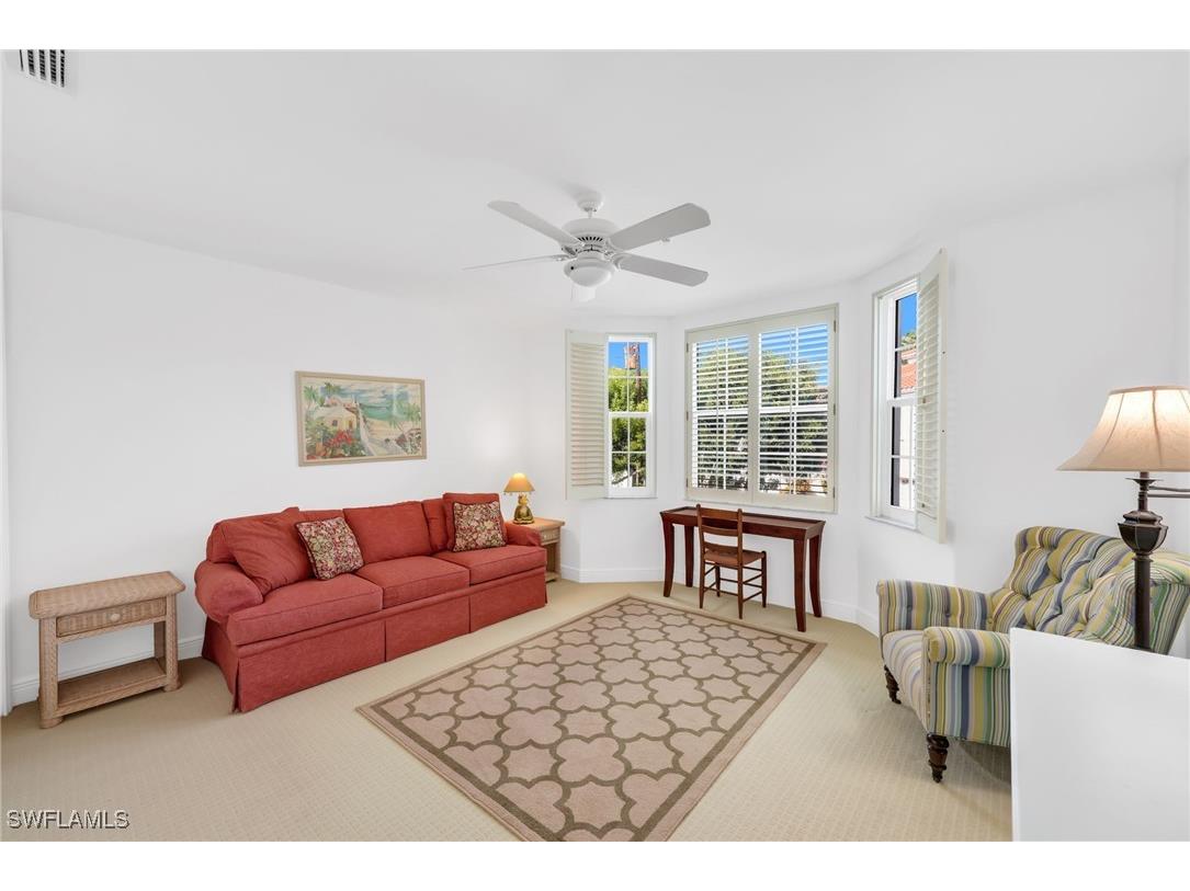 364 5th Street S #102 Naples FL 34102 225084877 image18