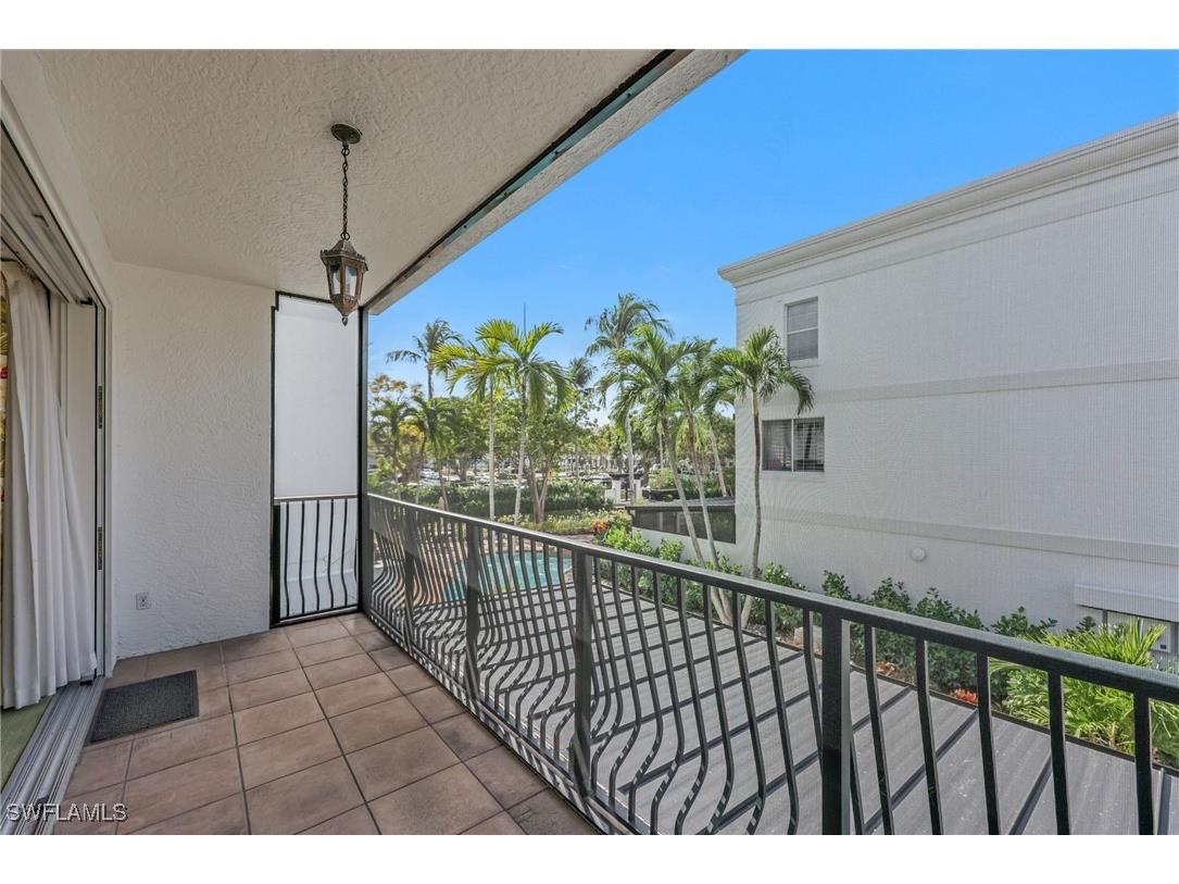 364 5th Street S #102 Naples FL 34102 225084877 image28
