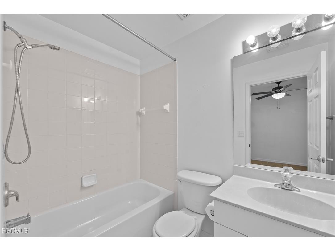 3646 Pine Oak Circle #105 Fort Myers FL 33916 2026000114 image17